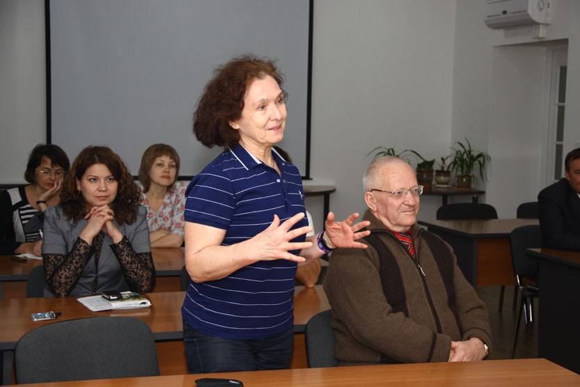 Член Совета ГК «Конденсат» Н.А. Джунусова выразила добрые пожелания Н.И. Ермакову Член Совета ГК «Конденсат» Н.А. Джунусова выразила добрые пожелания Н.И. Ермакову